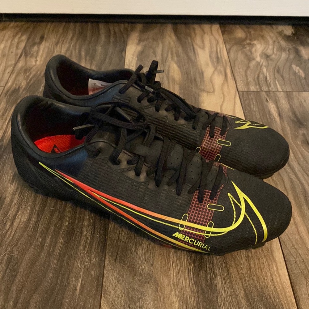Nike mercurial 8 youth cleats